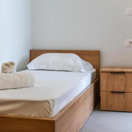 Hill Side 2 By Ps Appartement