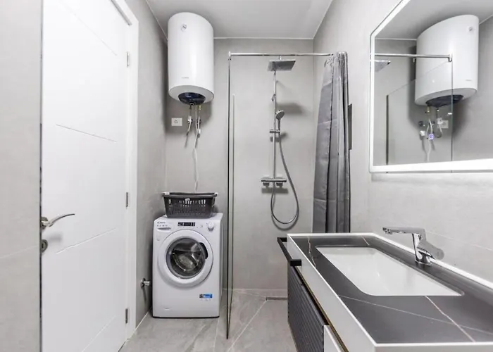 Hill Side 2 By Ps Durrës