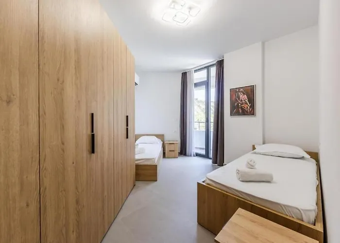 Hill Side 2 By Ps Appartement