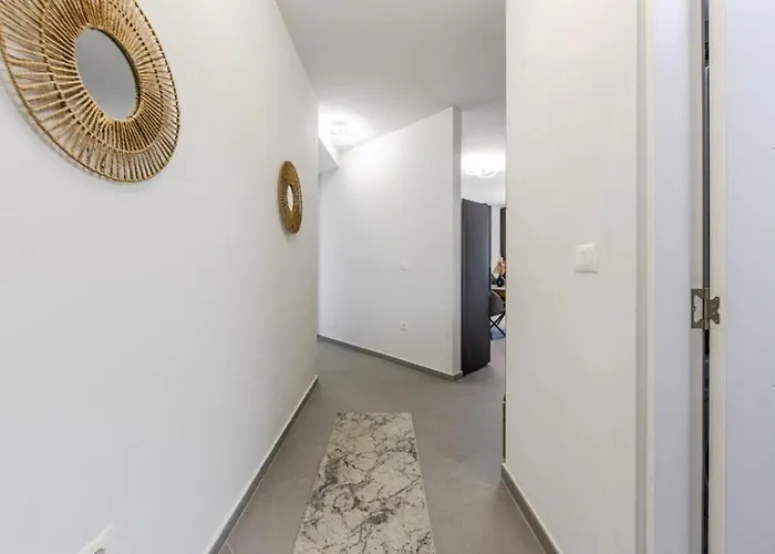 Hill Side 2 By Ps Appartement *