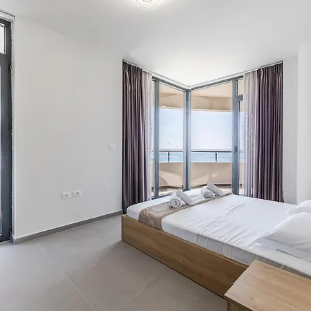 Apartment Hill Side 2 By Ps *