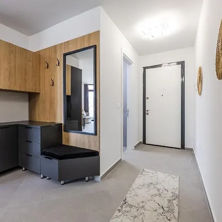 Apartment Hill Side 2 By Ps *