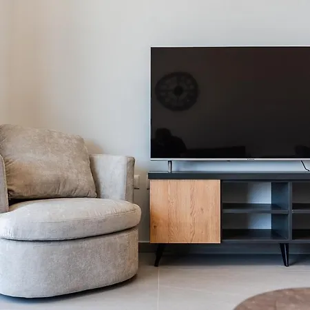 Apartment Hill Side 2 By Ps *